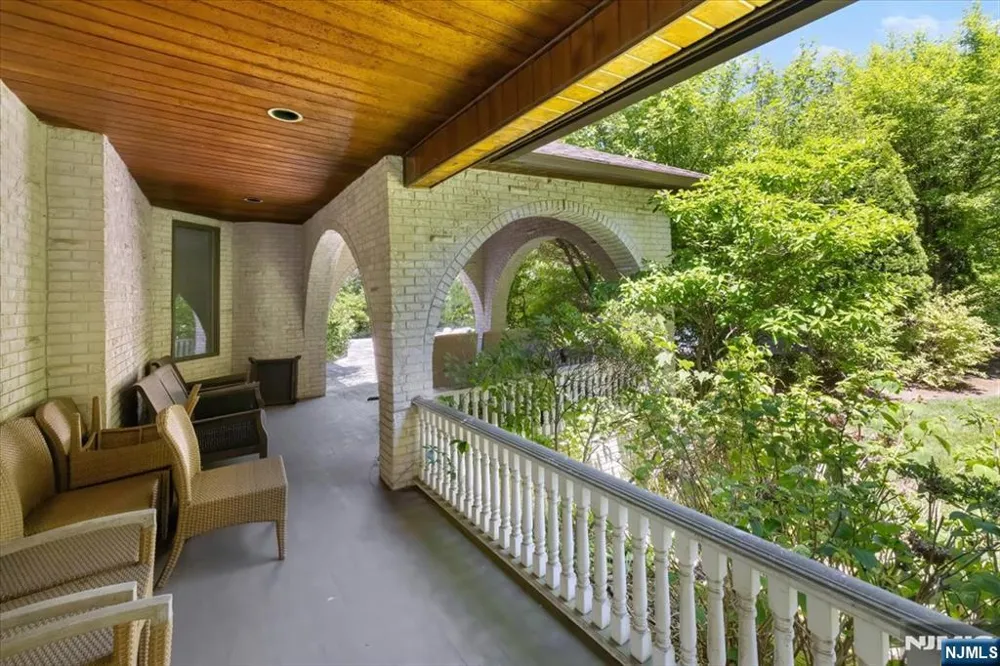 209 Maple Street Englewood, NJ 07631