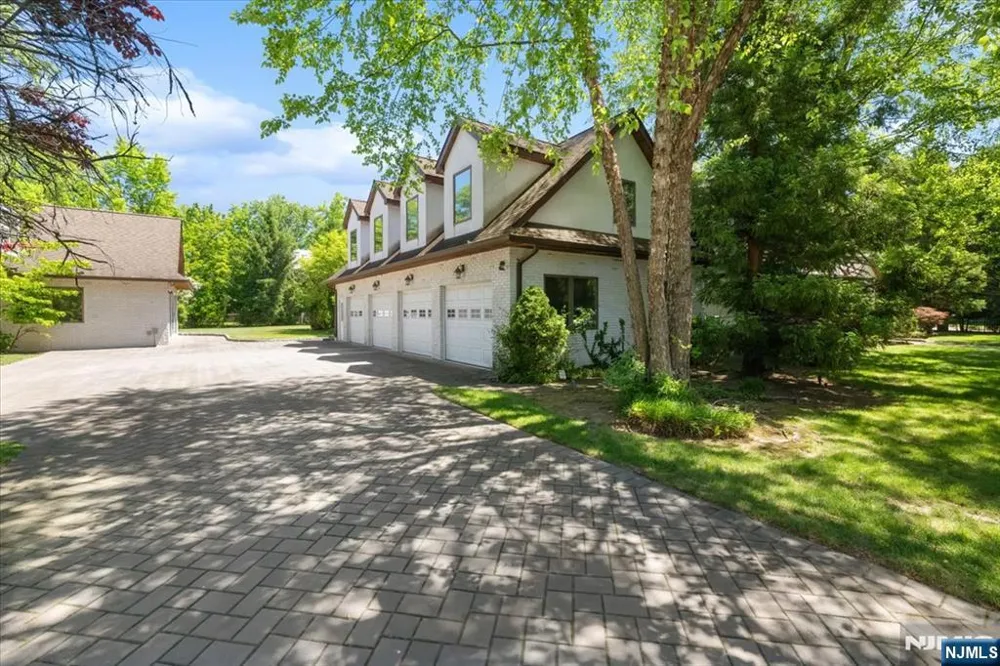 209 Maple Street Englewood, NJ 07631