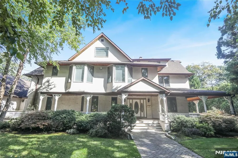 209 Maple Street Englewood, NJ 07631
