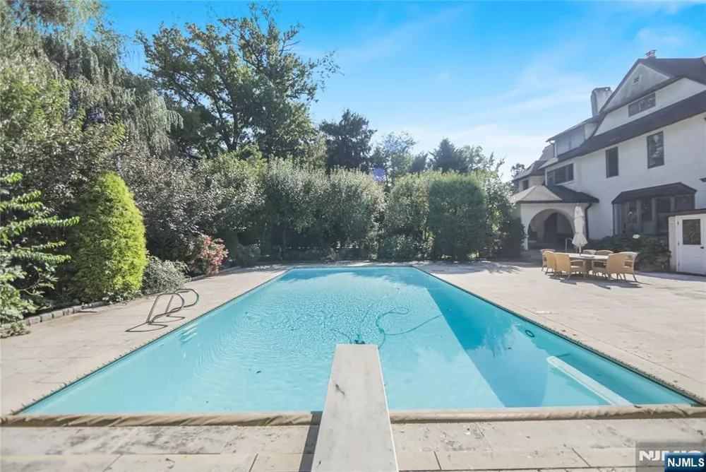209 Maple Street Englewood, NJ 07631