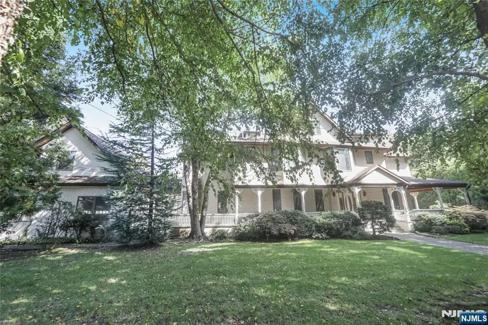 209 Maple Street Englewood, NJ 07631