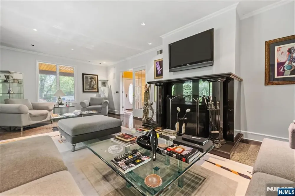 209 Maple Street Englewood, NJ 07631