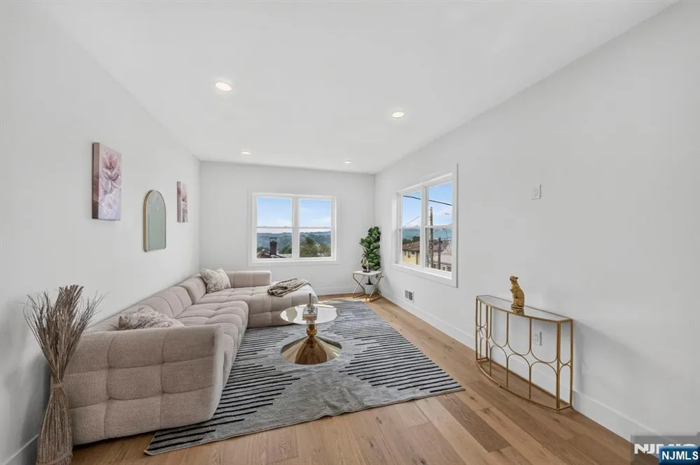 125 Cedarhurst Avenue Woodland Park, NJ 07410