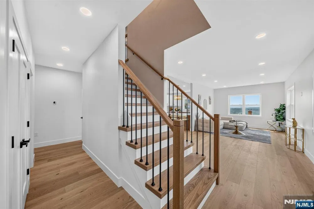 125 Cedarhurst Avenue Woodland Park, NJ 07410