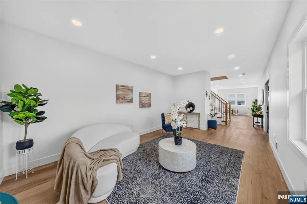 125 Cedarhurst Avenue Woodland Park, NJ 07410