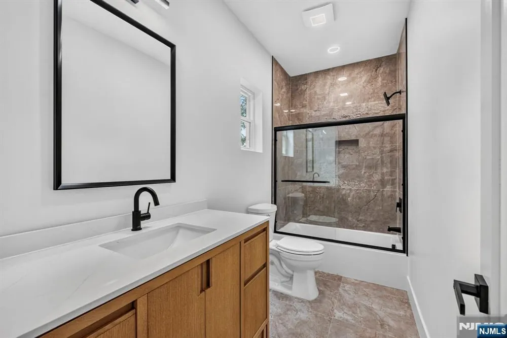 125 Cedarhurst Avenue Woodland Park, NJ 07410