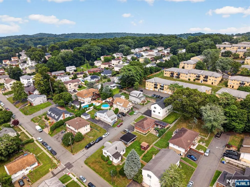 125 Cedarhurst Avenue Woodland Park, NJ 07410