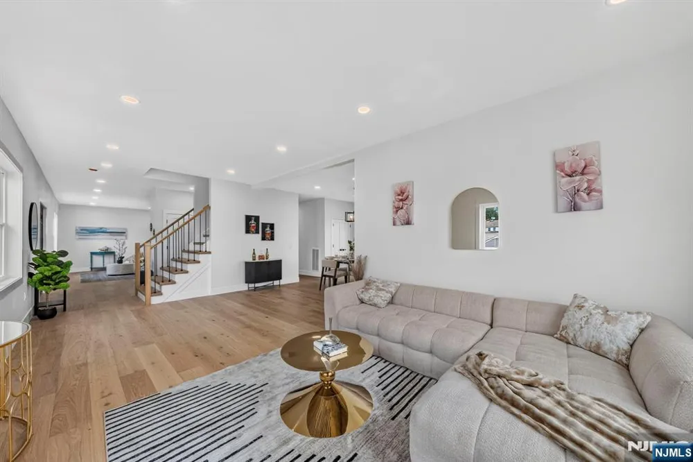125 Cedarhurst Avenue Woodland Park, NJ 07410