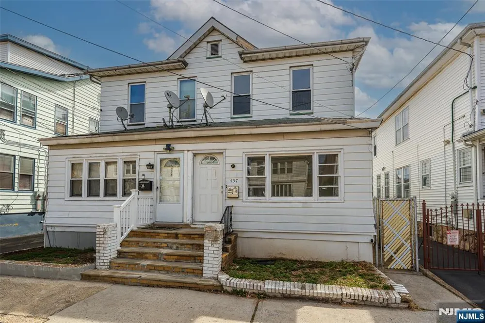 457 7th Newark, NJ 07107