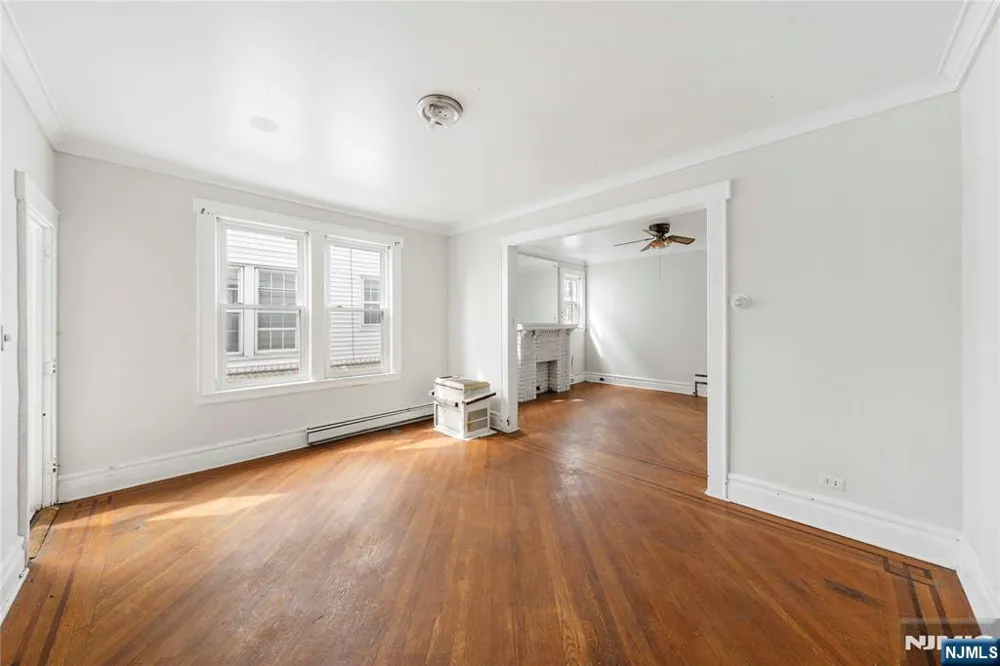 457 7th Newark, NJ 07107