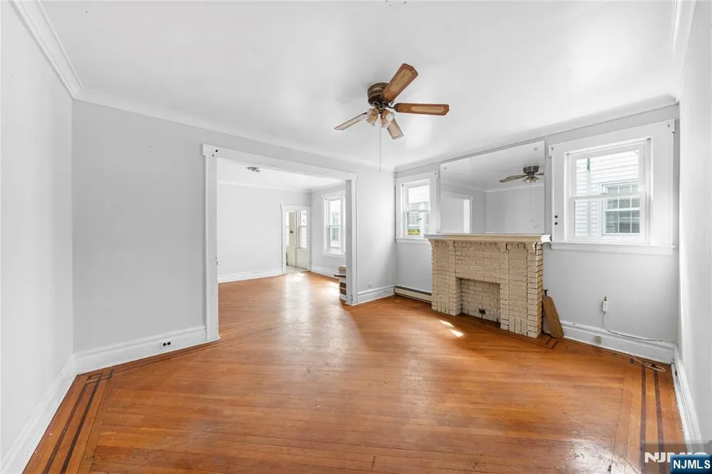 457 7th Newark, NJ 07107