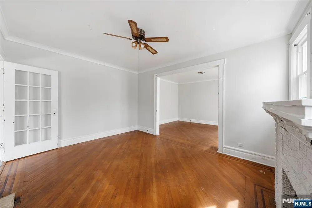 457 7th Newark, NJ 07107
