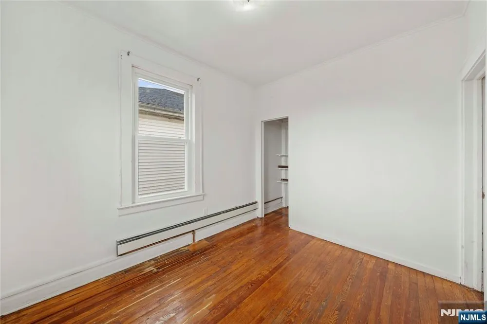 457 7th Newark, NJ 07107