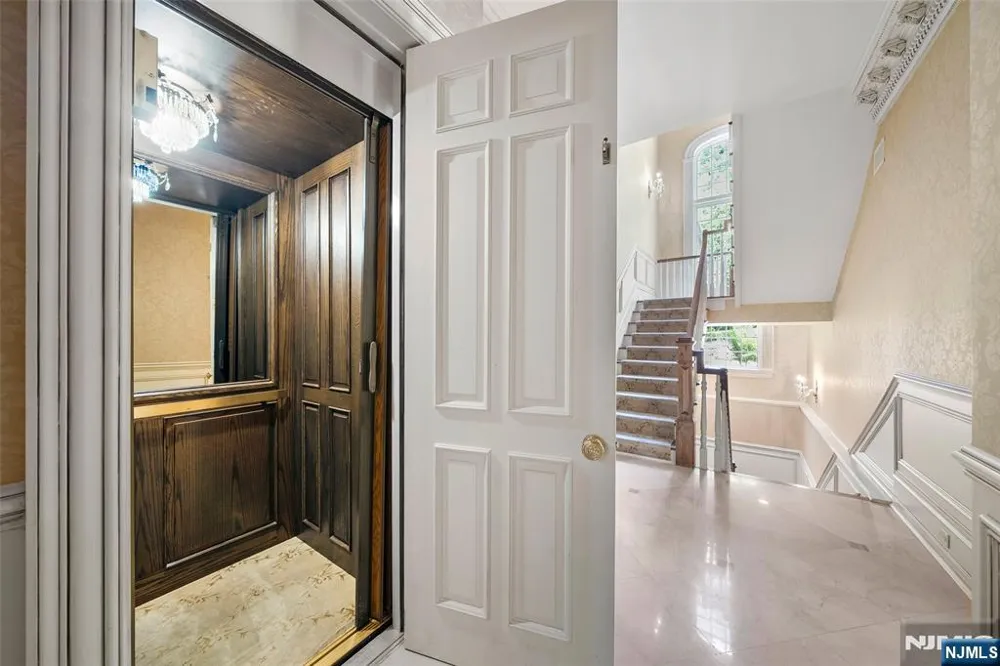 11 Margo Way Alpine, NJ 07620