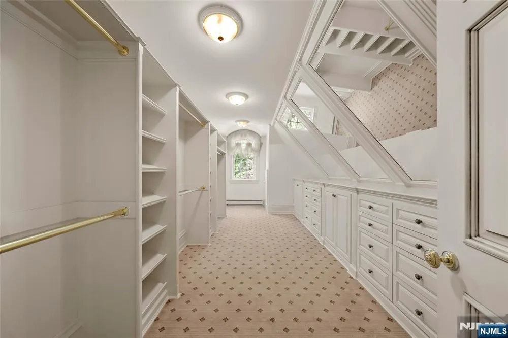 11 Margo Way Alpine, NJ 07620