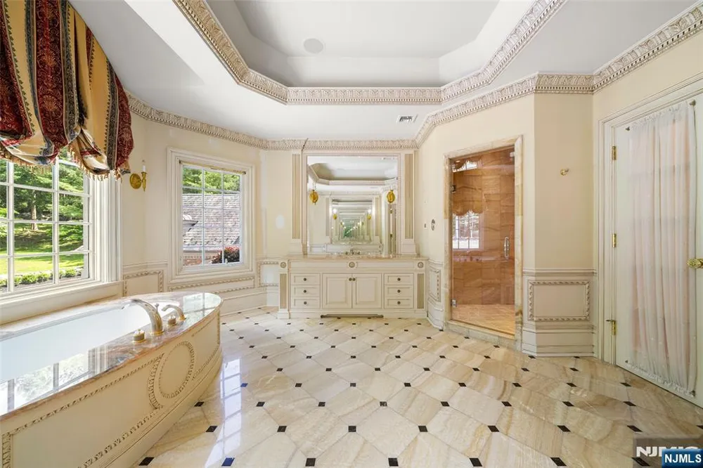 11 Margo Way Alpine, NJ 07620