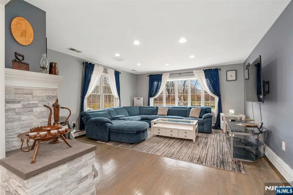 18 Old Wolfe Road Mount Olive Township, NJ 07828