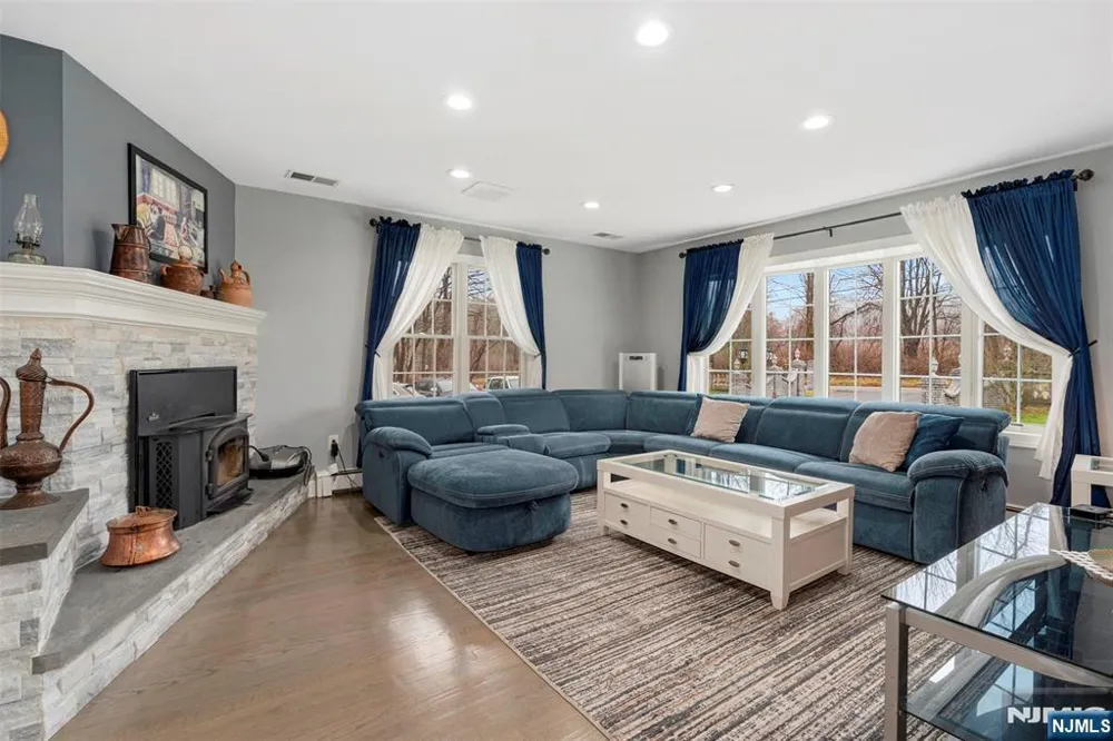 18 Old Wolfe Road Mount Olive Township, NJ 07828