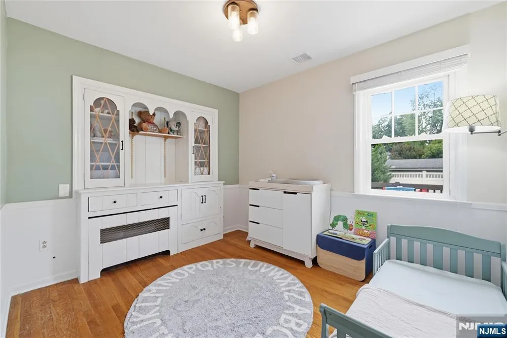 124 Rivervale Road River Vale, NJ 07675