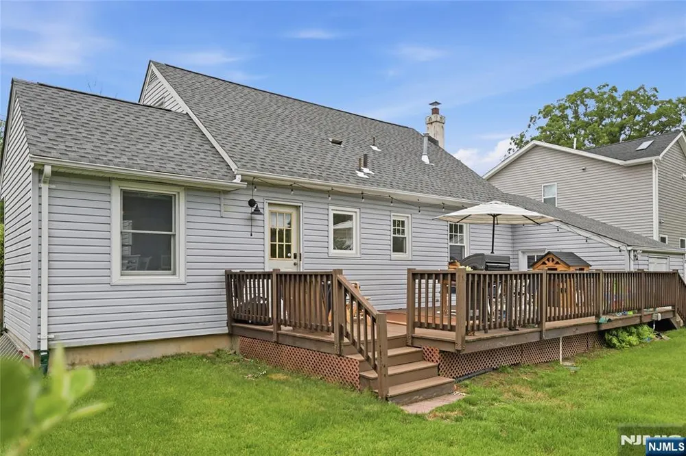 124 Rivervale Road River Vale, NJ 07675
