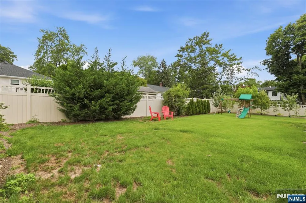 124 Rivervale Road River Vale, NJ 07675