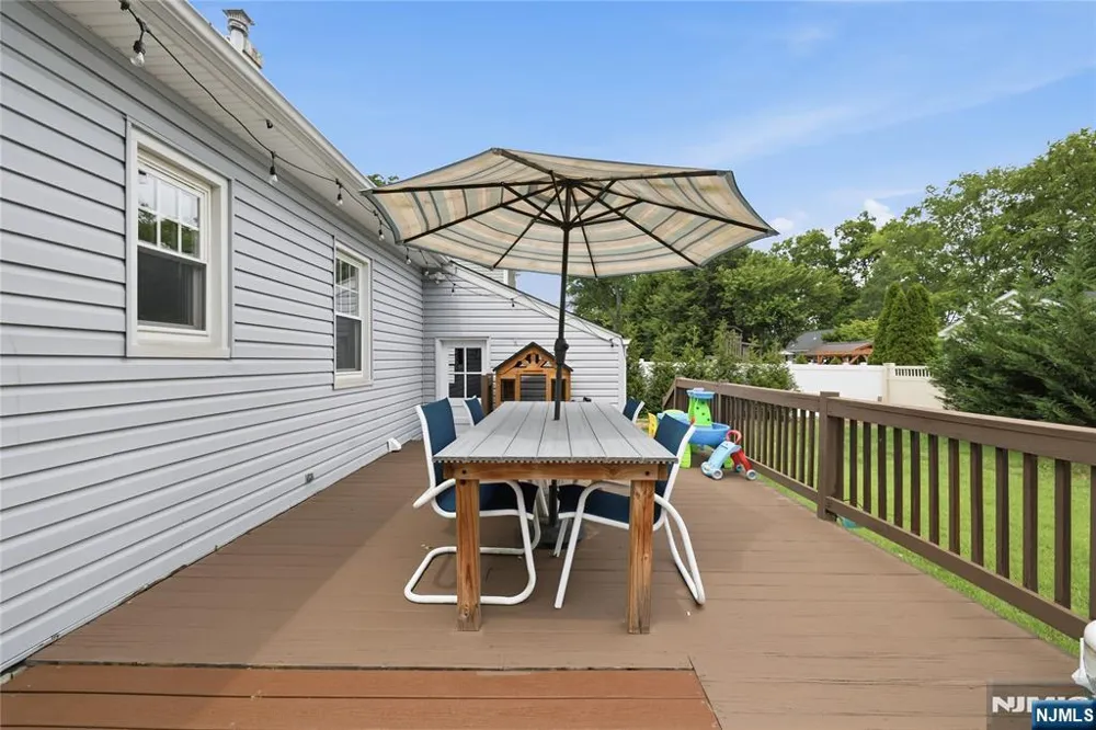 124 Rivervale Road River Vale, NJ 07675