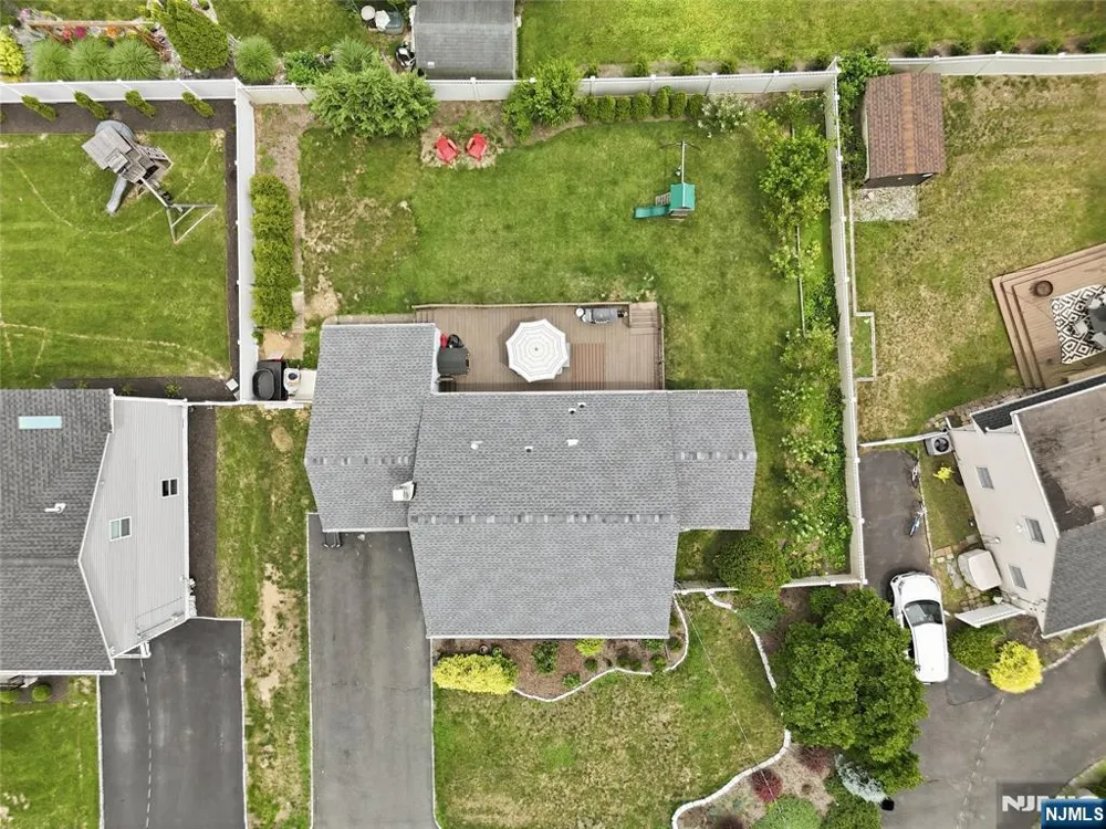 124 Rivervale Road River Vale, NJ 07675