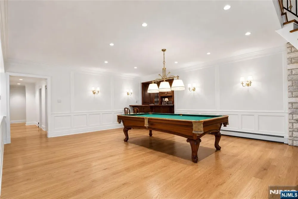 3 Highwood Place Alpine, NJ 07620