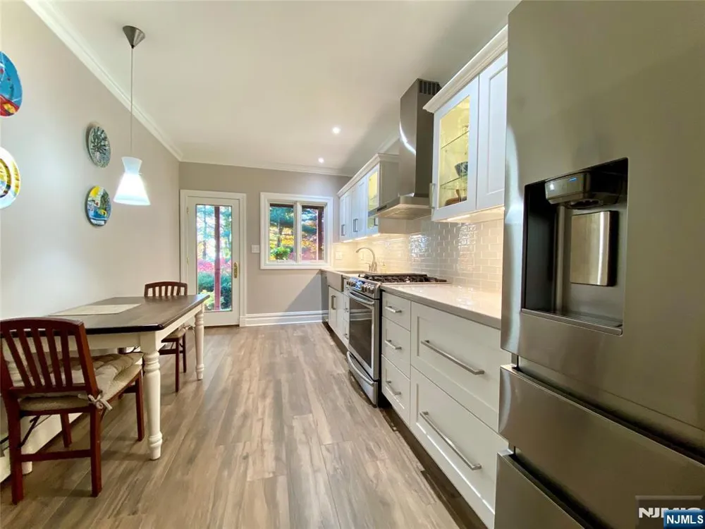 3 Highwood Place Alpine, NJ 07620