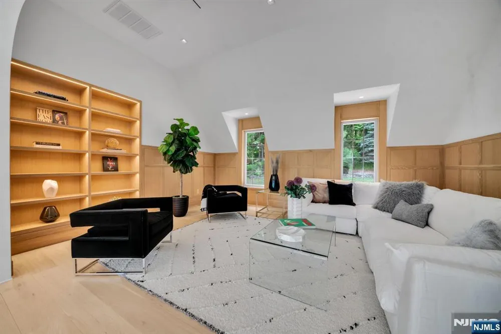 171 Campbell Road Far Hills, NJ 07931