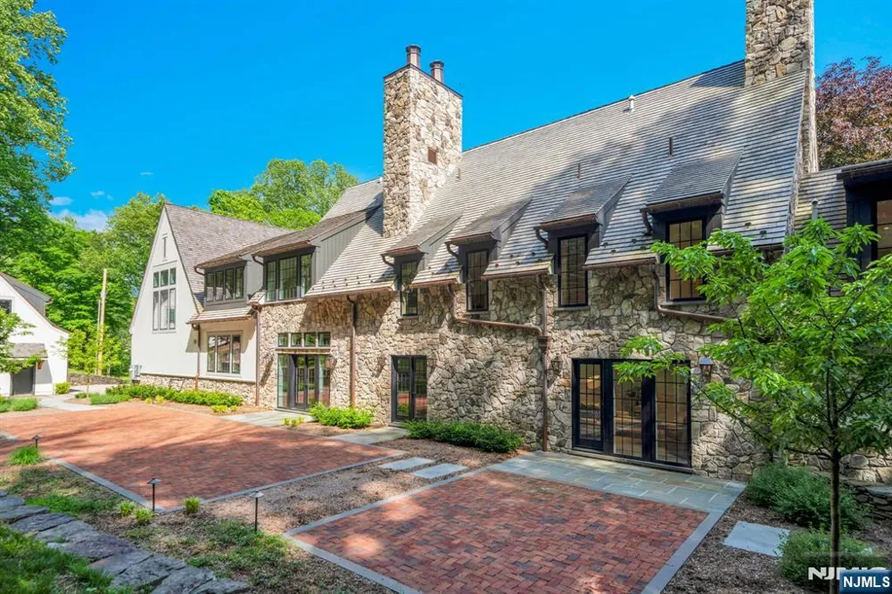171 Campbell Road Far Hills, NJ 07931