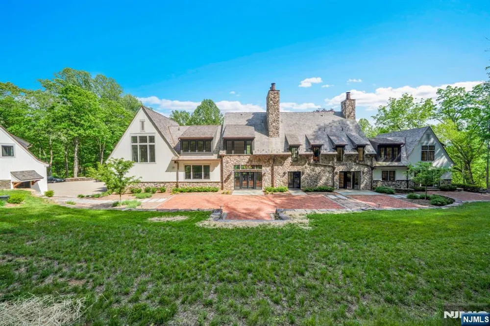 171 Campbell Road Far Hills, NJ 07931