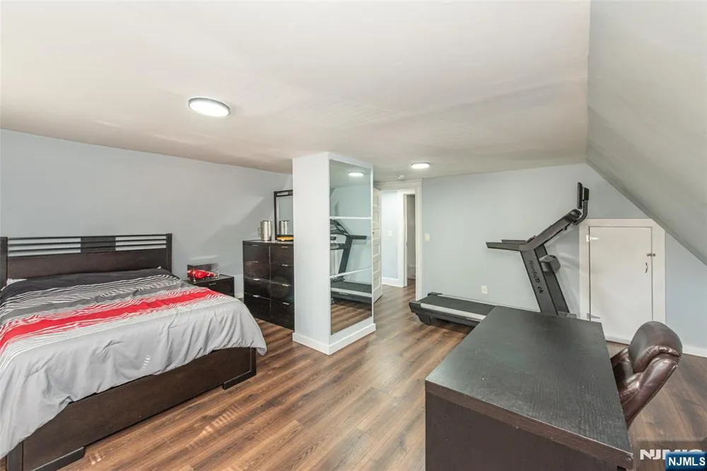 191 Smith Street Newark, NJ 07106