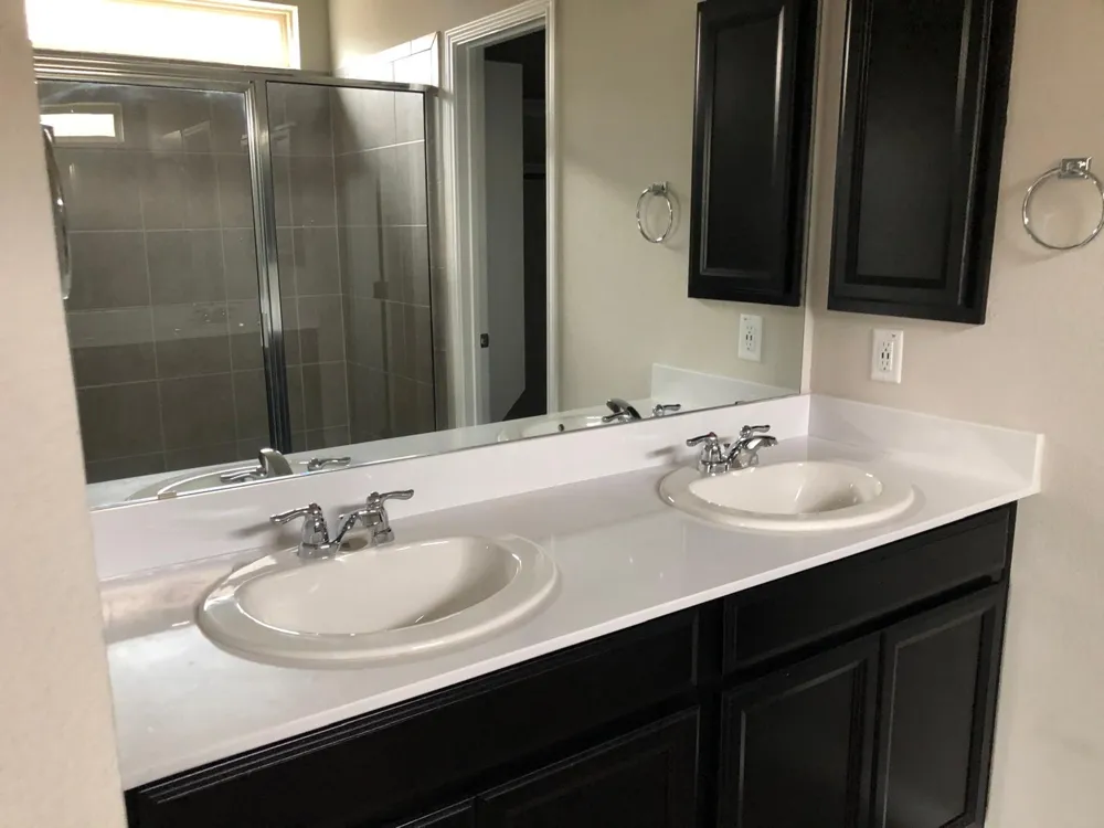 1052 Myrna Bend Leander, TX 78641