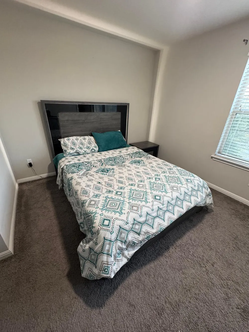1052 Myrna Bend Leander, TX 78641