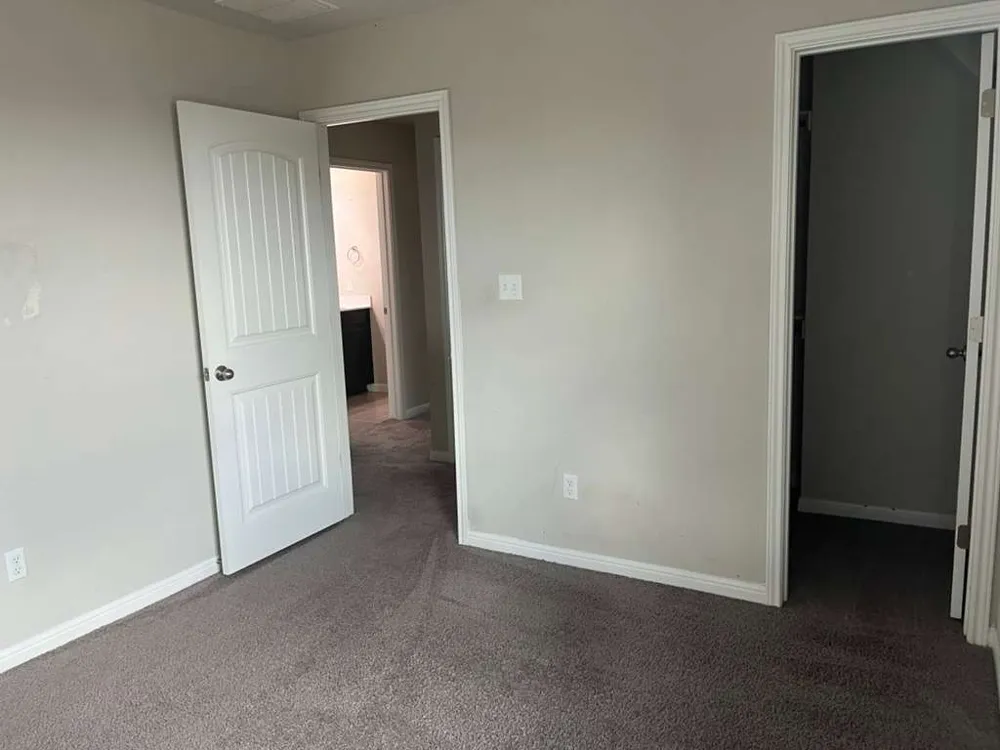 1052 Myrna Bend Leander, TX 78641