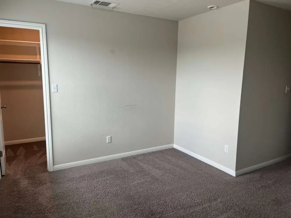 1052 Myrna Bend Leander, TX 78641