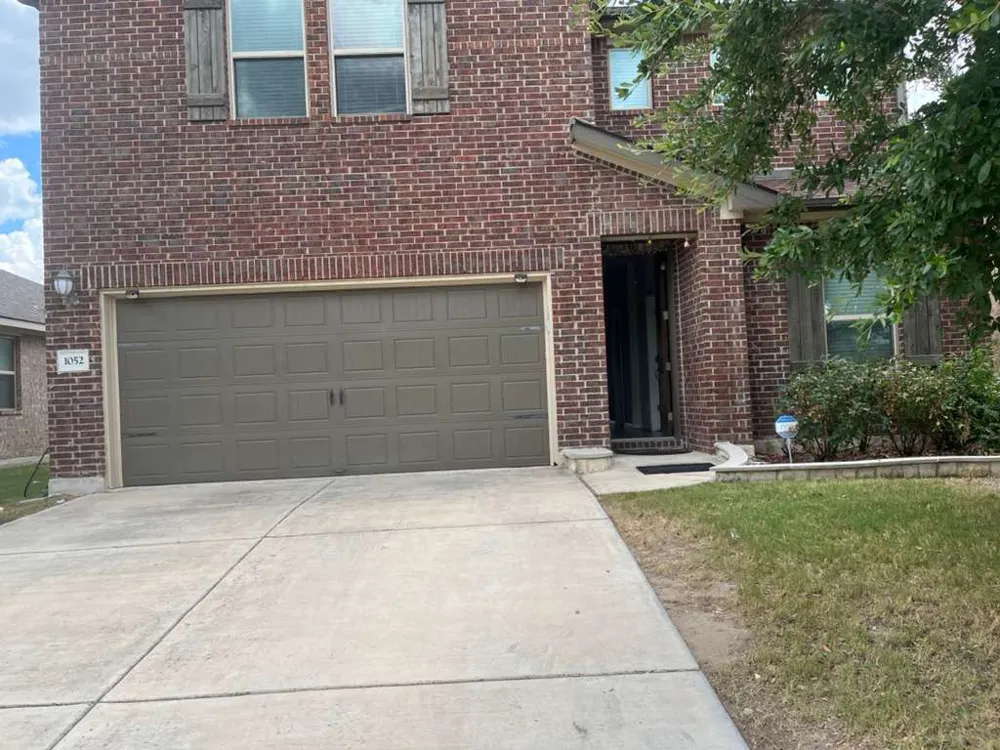 1052 Myrna Bend Leander, TX 78641