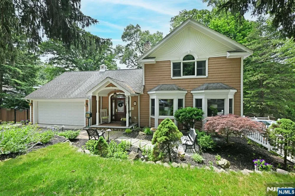 8 Myrtle Street Montvale, NJ 07645