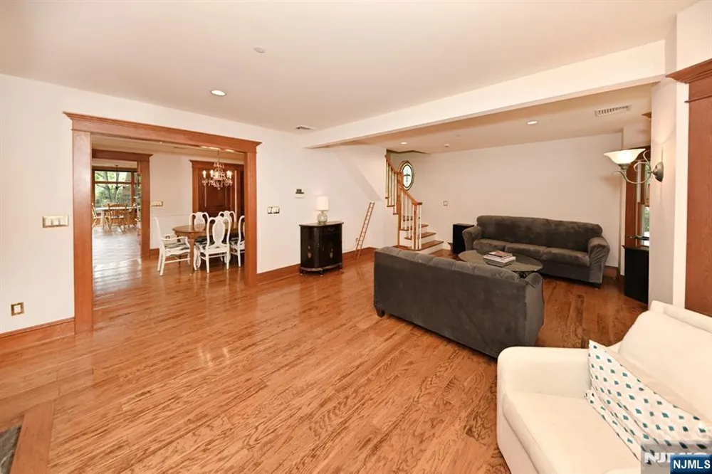 8 Myrtle Street Montvale, NJ 07645