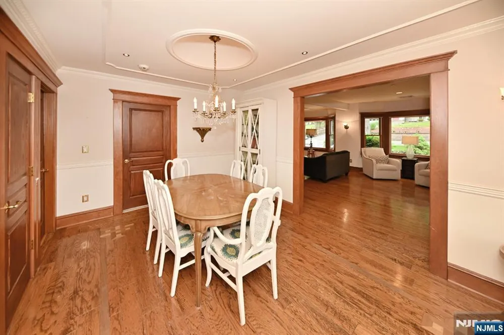 8 Myrtle Street Montvale, NJ 07645