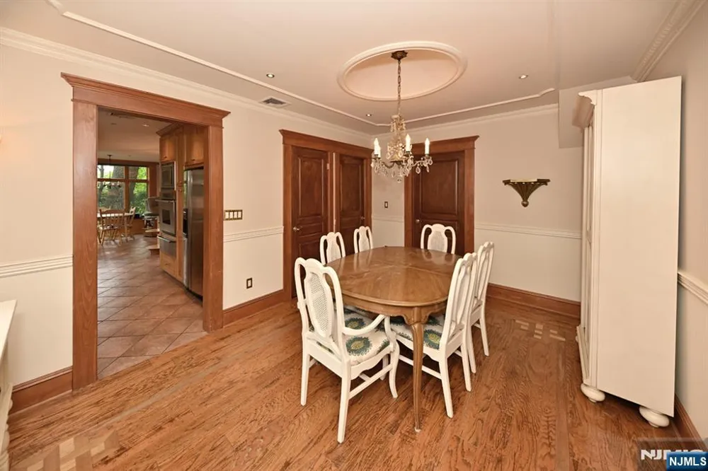 8 Myrtle Street Montvale, NJ 07645