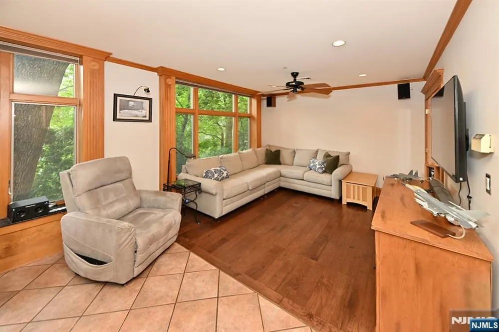 8 Myrtle Street Montvale, NJ 07645