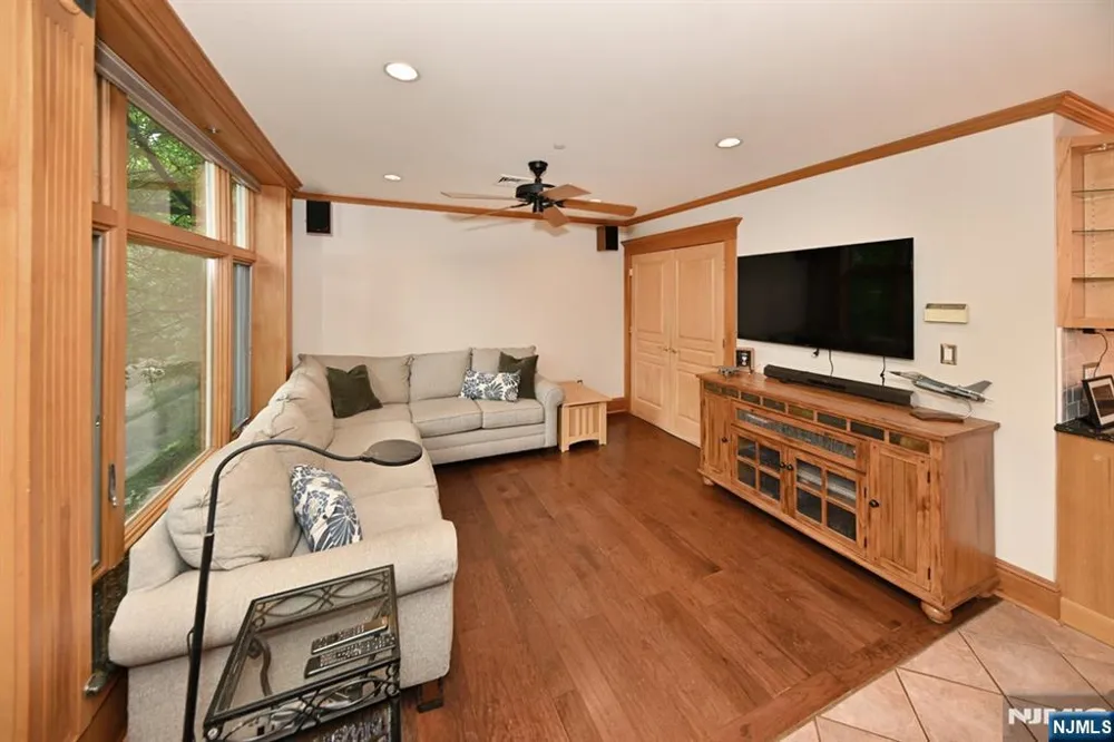 8 Myrtle Street Montvale, NJ 07645