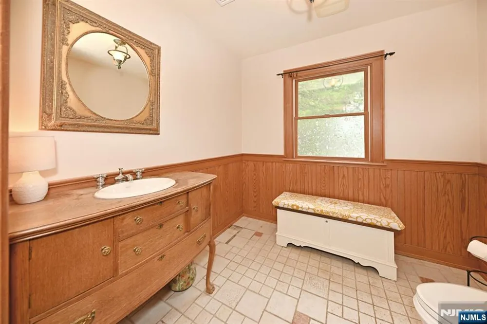 8 Myrtle Street Montvale, NJ 07645