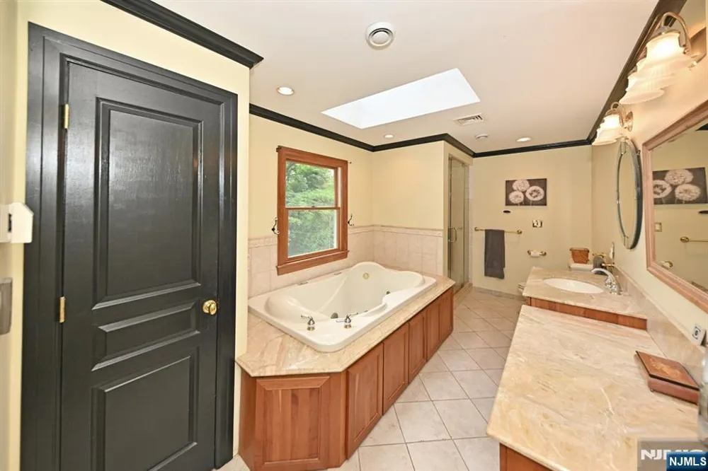 8 Myrtle Street Montvale, NJ 07645