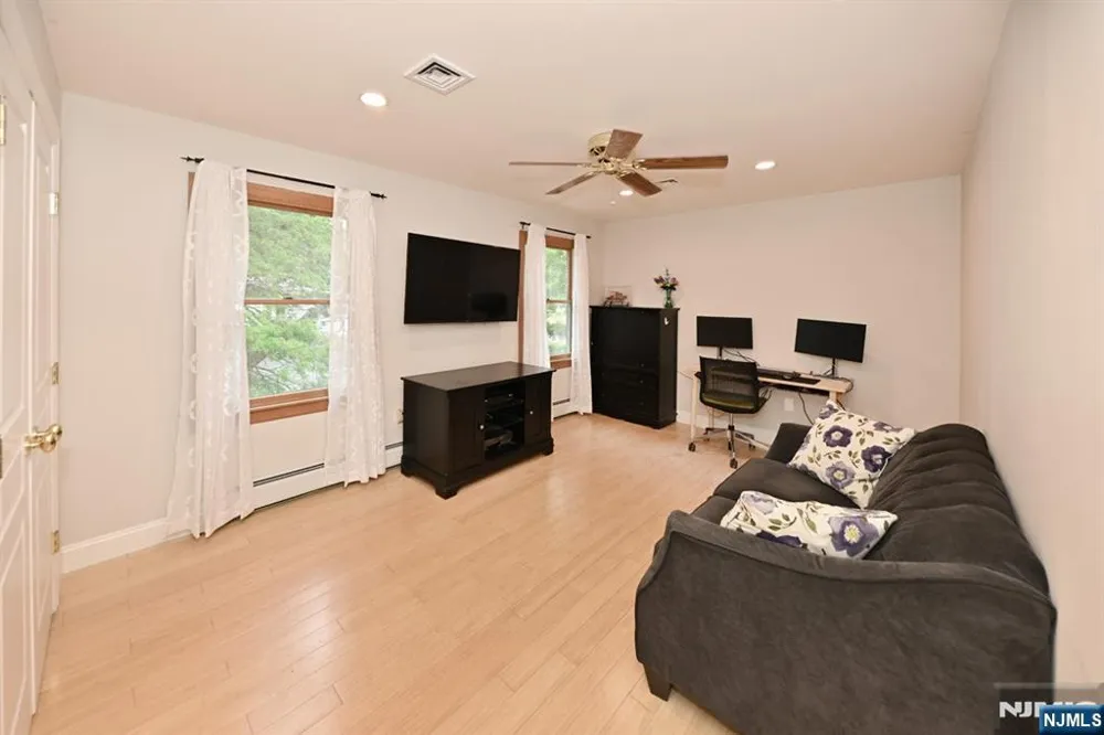 8 Myrtle Street Montvale, NJ 07645