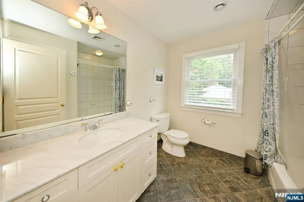 8 Myrtle Street Montvale, NJ 07645