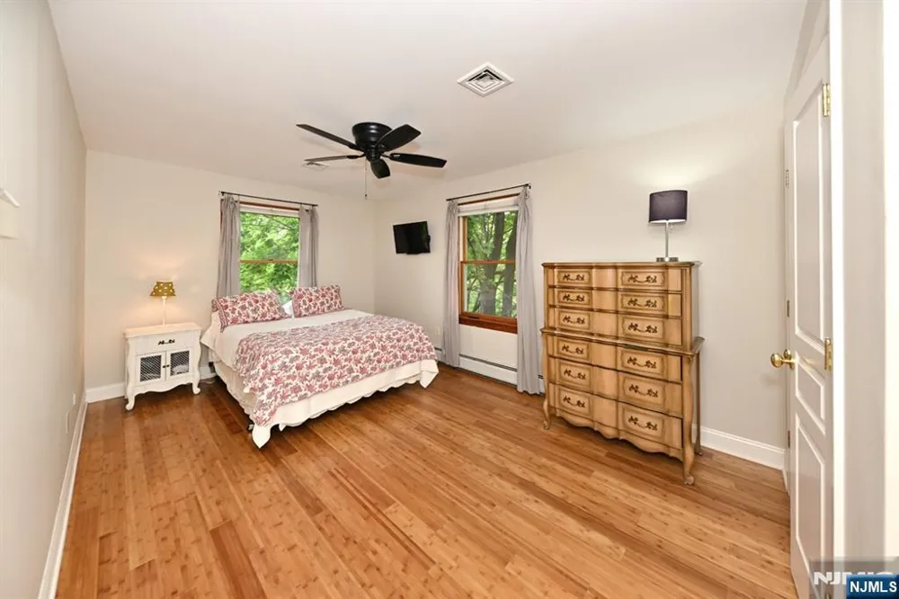 8 Myrtle Street Montvale, NJ 07645