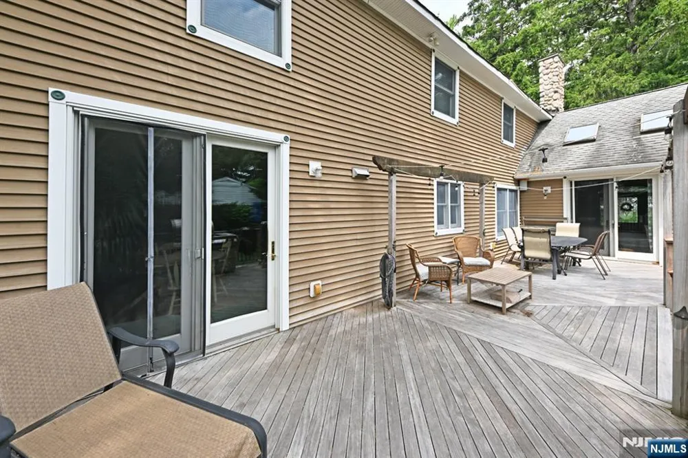 8 Myrtle Street Montvale, NJ 07645